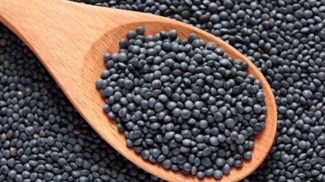 Lentils with smoked black tea